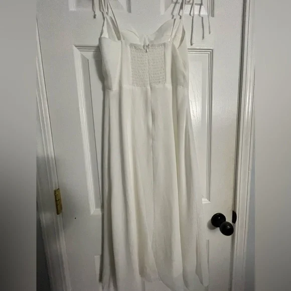 White flowy dress - Picture 4 of 6
